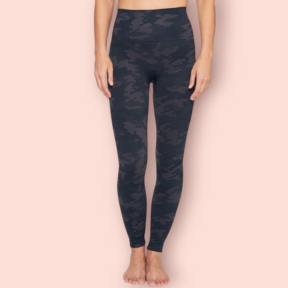 SPANX Look At Me Now Seamless Compression  Double Layer Waist Camo Leggings, Med